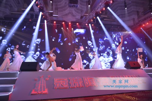 �Ը���չʾ�®a(ch��n)Ʒ