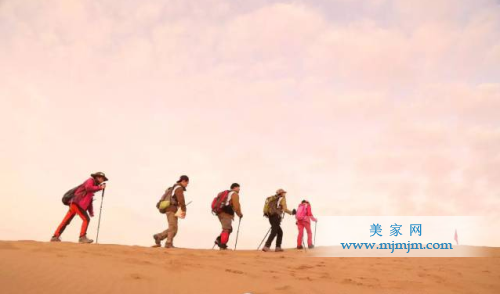 ���˰�����ɳ���£�ͬ�����R�J���ġ�